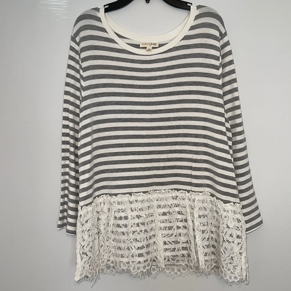 NWT Maison Jules Women’s Knit Shirt w/Bottom Lace & 3/4 Sleeve Size Large - Picture 2 of 10